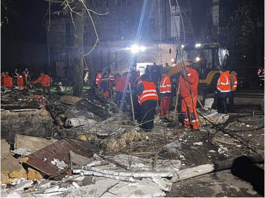 Харків та&nbsp;Одеса атаковані ворогом у&nbsp;ніч на&nbsp;5 квітня: є&nbsp;руйнування та&nbsp;постраждалі (фото, відео)
