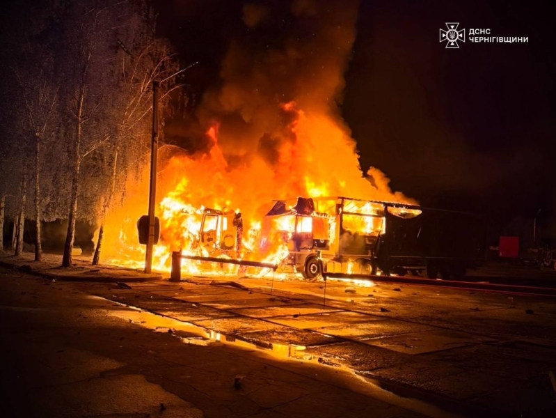 Близько 230 дронів намагалися атакувати Україну вночі: вибухи лунали на&nbsp;Чернігівщині, Сумщині, Дніпропетровщині (фото)