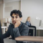 Оформление иностранца на работу: как работодателю избежать штрафов от налоговой и Гоструда