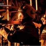 Руїни замість будинків, згорілі авто, є жертви: рф завдала масованого удару по містах України (фото, відео)