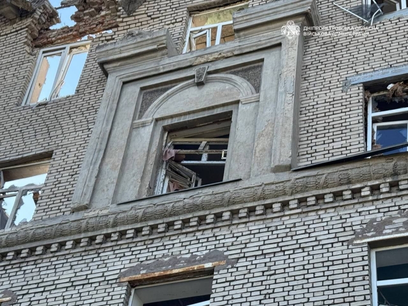 У&nbsp;Дніпрі ракета росіян влучила в&nbsp;гуртожитку, а&nbsp;у&nbsp;Кривому Розі дрон влетів у&nbsp;багатоповерхівку (фото, відео)